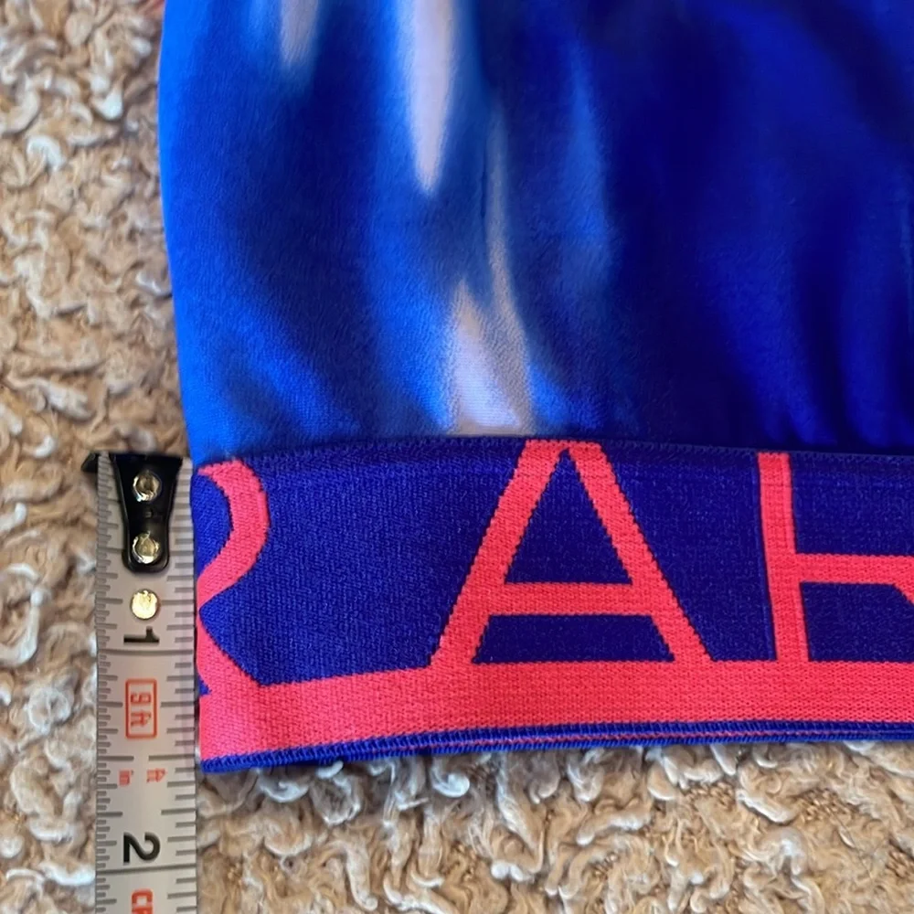 UNDER ARMOUR Sports Bra - size Med - Picture 9 of 11